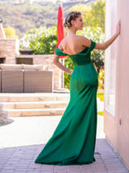 Vestido de noche de satén corte sirena/trompeta con hombros descubiertos