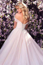 Vestido de novia de corte A con escote barco y tul con pedrería WD215