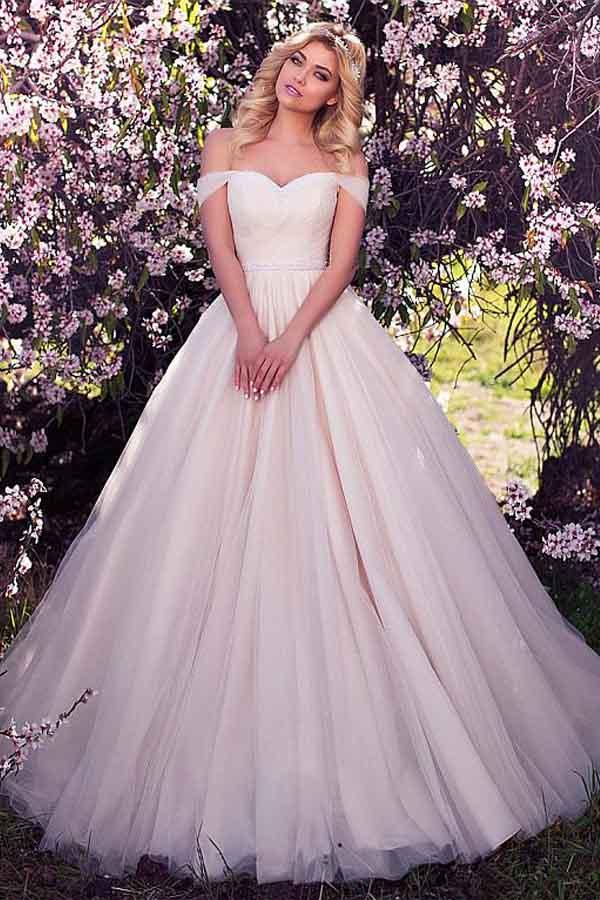 Vestido de novia de corte A con escote barco y tul con pedrería WD215