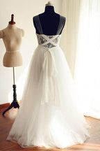 Robe de mariée trapèze en tulle à encolure ronde et applications de dentelle WD251