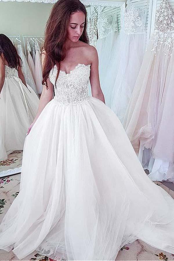 Vestidos de novia de corte A con escote corazón de tul y apliques de encaje WD362