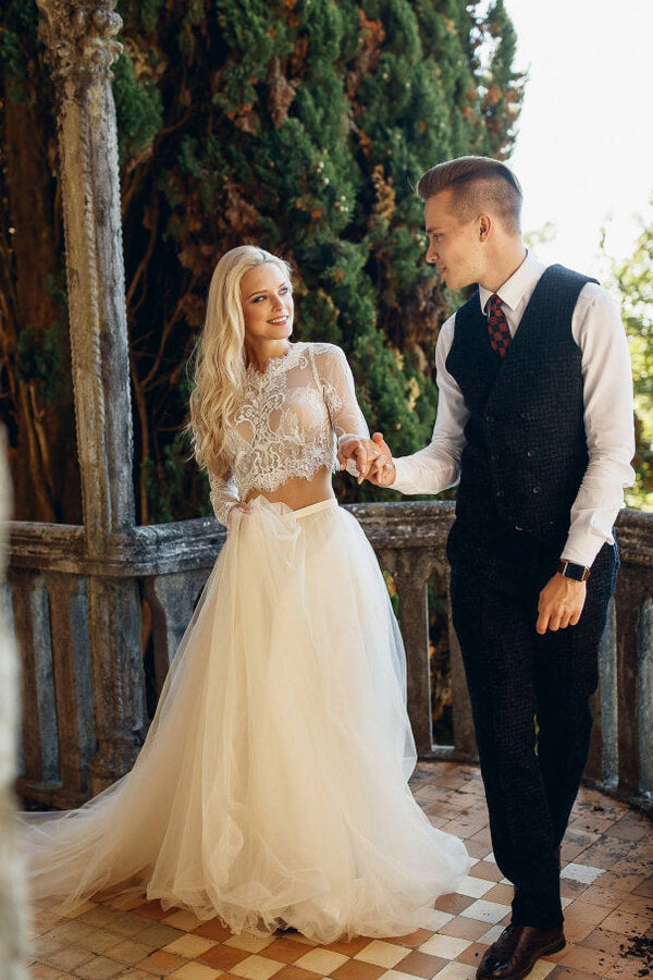 Robe de mariée deux pièces en tulle et dentelle, coupe trapèze, avec manches