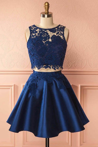 Robe de bal deux pièces en satin bleu foncé avec applications de dentelle PG157
