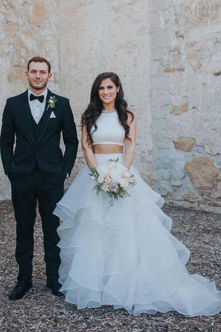 Vestido de novia blanco de dos piezas con falda de volantes y corte en A WD287