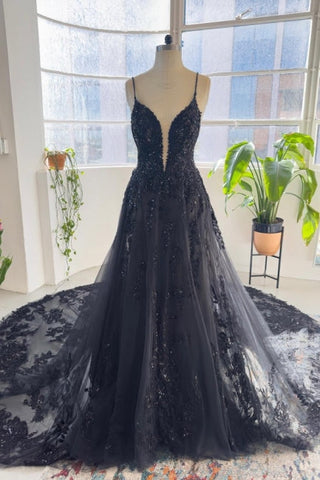 Robe de mariée unique noire à fines bretelles spaghetti, sans manches, coupe trapèze, en dentelle et sequins