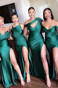 Robe de demoiselle d'honneur longue unique en satin élastique vert émeraude, bustier et épaules dénudées 