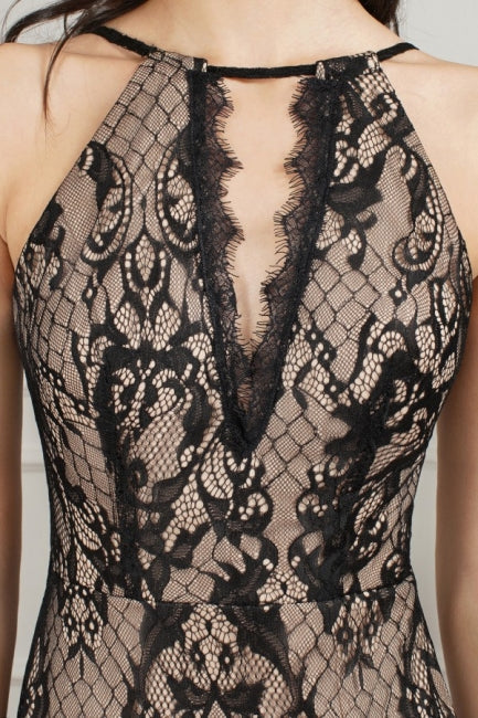 Vestidos de fiesta únicos de tul con escote en V, sin mangas, corte sirena, abertura frontal y apliques.