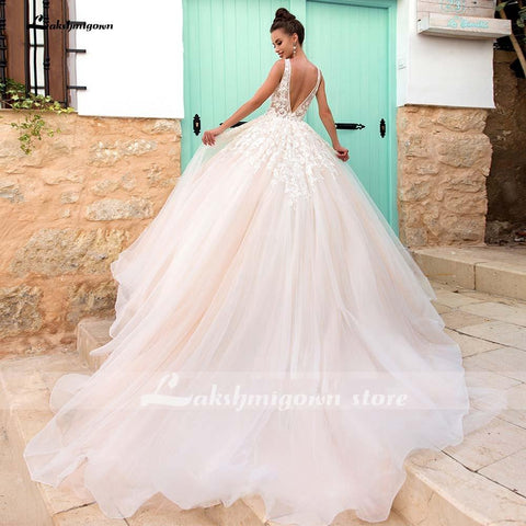 Baoleely V-Neck A Line Lace Wedding Dresses Applique Beading