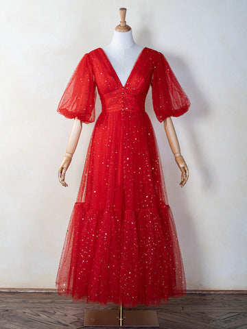 Vestido de fiesta de tul con escote en V y brillo hasta la rodilla