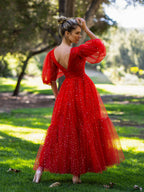 Robe de bal en tulle mi-longue à paillettes et col en V