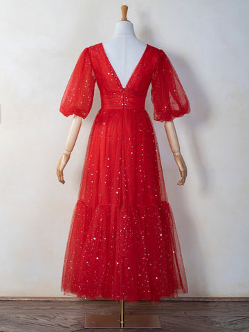 Vestido de fiesta de tul con escote en V y brillo hasta la rodilla