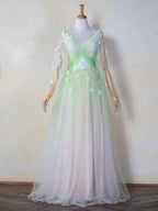 Vestido de fiesta de tul largo hasta el suelo con apliques 3D y escote en V