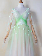 Vestido de fiesta de tul largo hasta el suelo con apliques 3D y escote en V