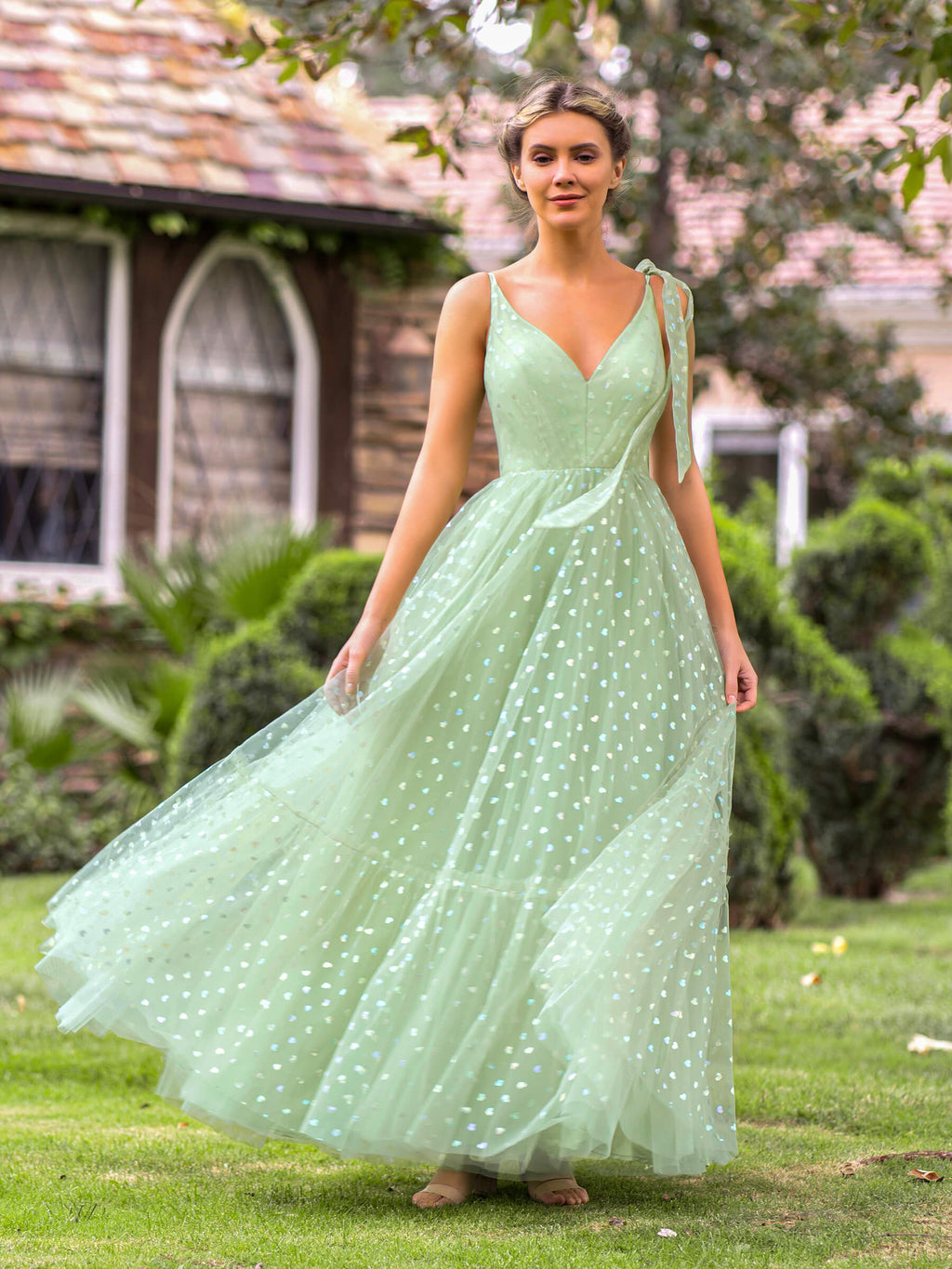 Robe de bal longue en tulle à pois, col en V