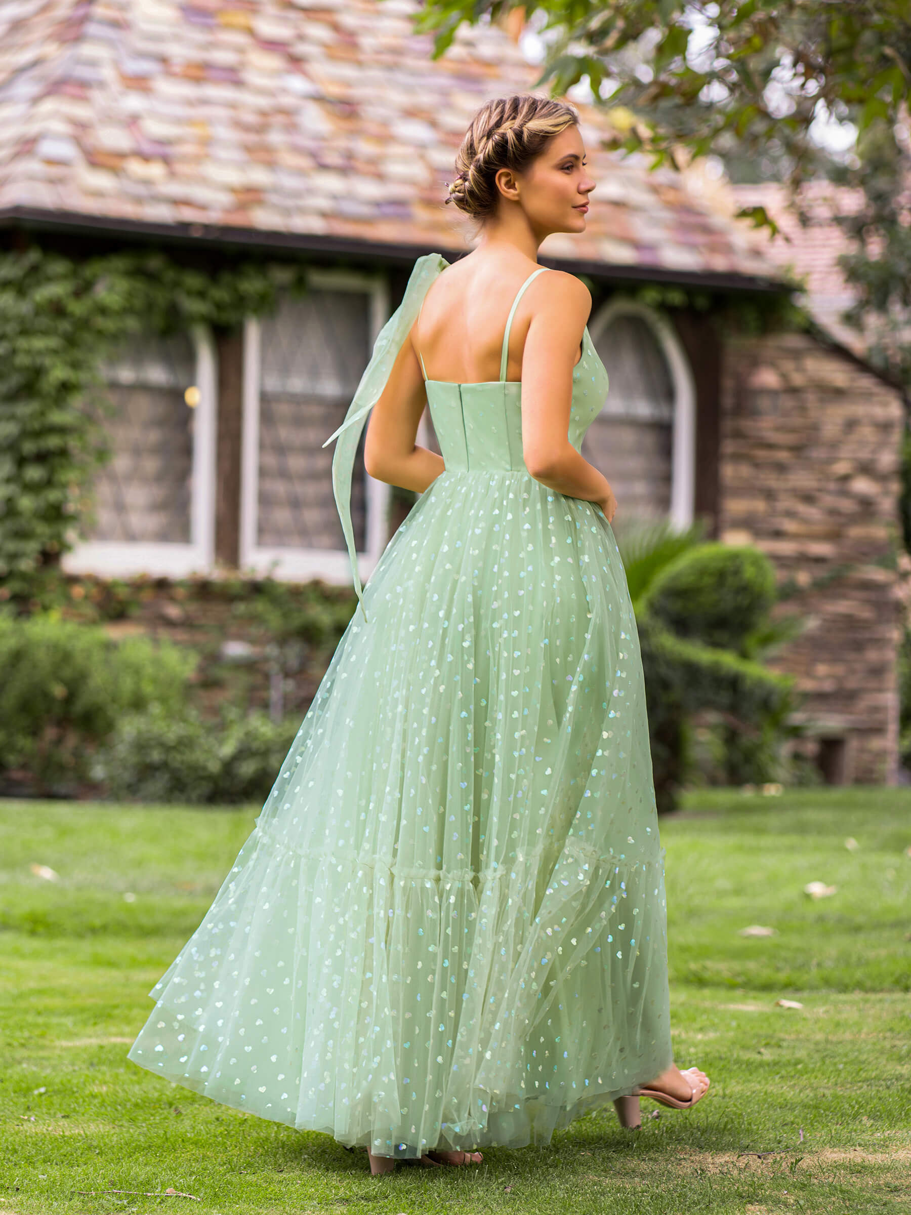 Robe de bal longue en tulle à pois, col en V