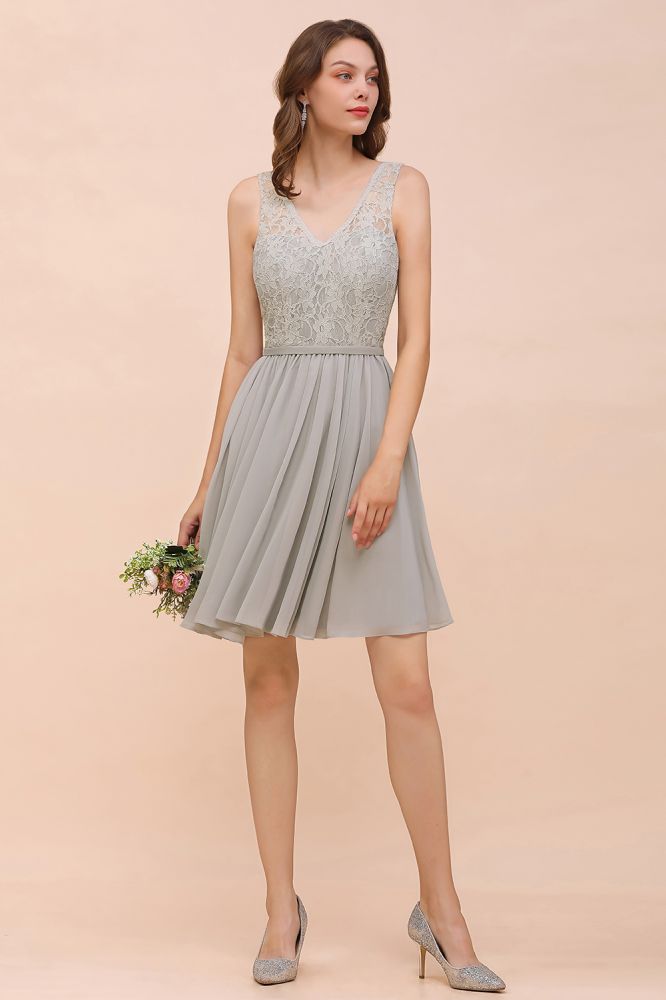 Vestido corto de fiesta con encaje floral y escote en V, color gris. Vestido sencillo de gasa para dama de honor.