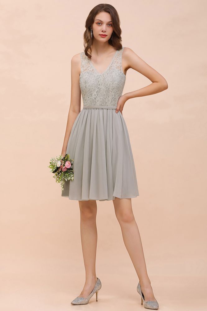 Vestido corto de fiesta con encaje floral y escote en V, color gris. Vestido sencillo de gasa para dama de honor.