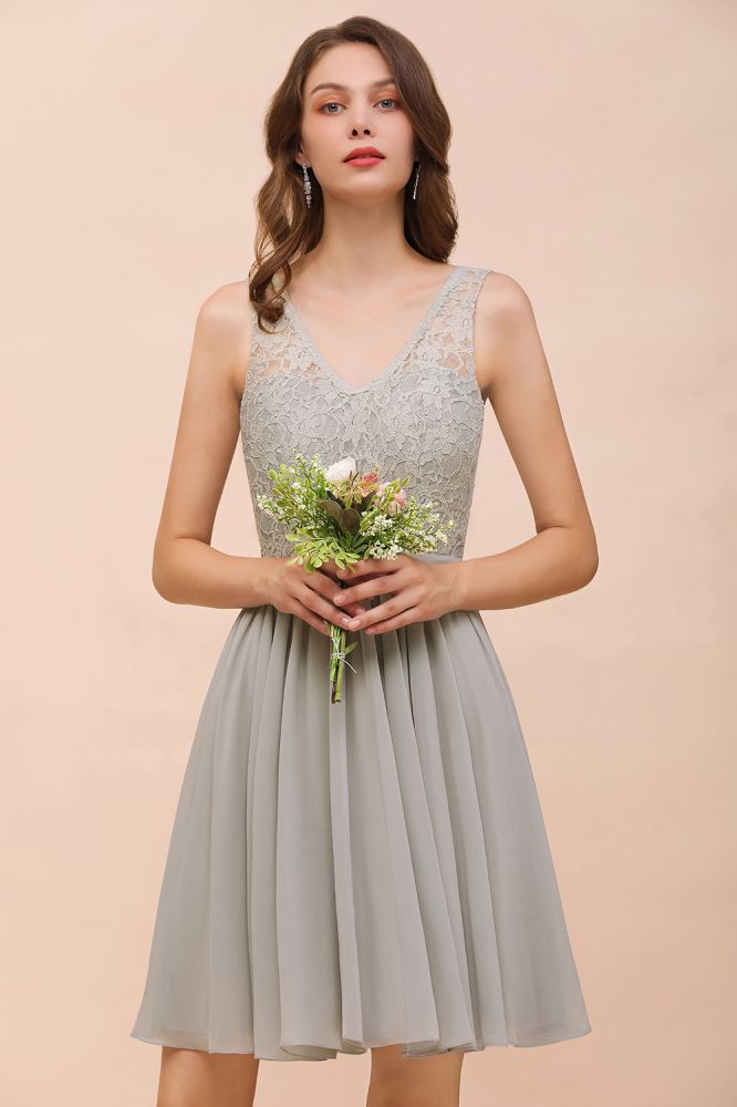 Vestido corto de fiesta con encaje floral y escote en V, color gris. Vestido sencillo de gasa para dama de honor.