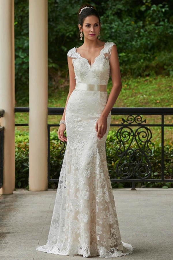 Robe de mariée fourreau à col en V, fermeture éclair et dentelle, traîne balayée WD135
