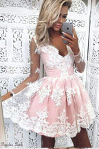 Vestido corto de tul rosa con escote en V, manga larga y apliques para baile de bienvenida PG160