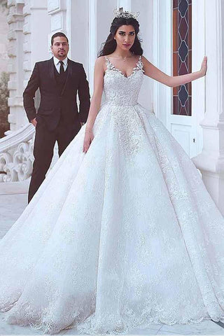 Vestidos de novia de corte princesa con escote en V y apliques de encaje WD187