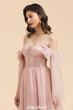 Robe de demoiselle d'honneur rose poudré à col en V, manches en mousseline à volants et coupe trapèze