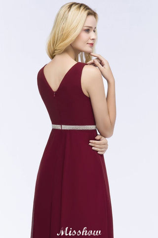 Vestidos de dama de honor de corte A, corte sirena, con escote en V, volantes, bordados con cuentas y fajín. Corte largo hasta el suelo.