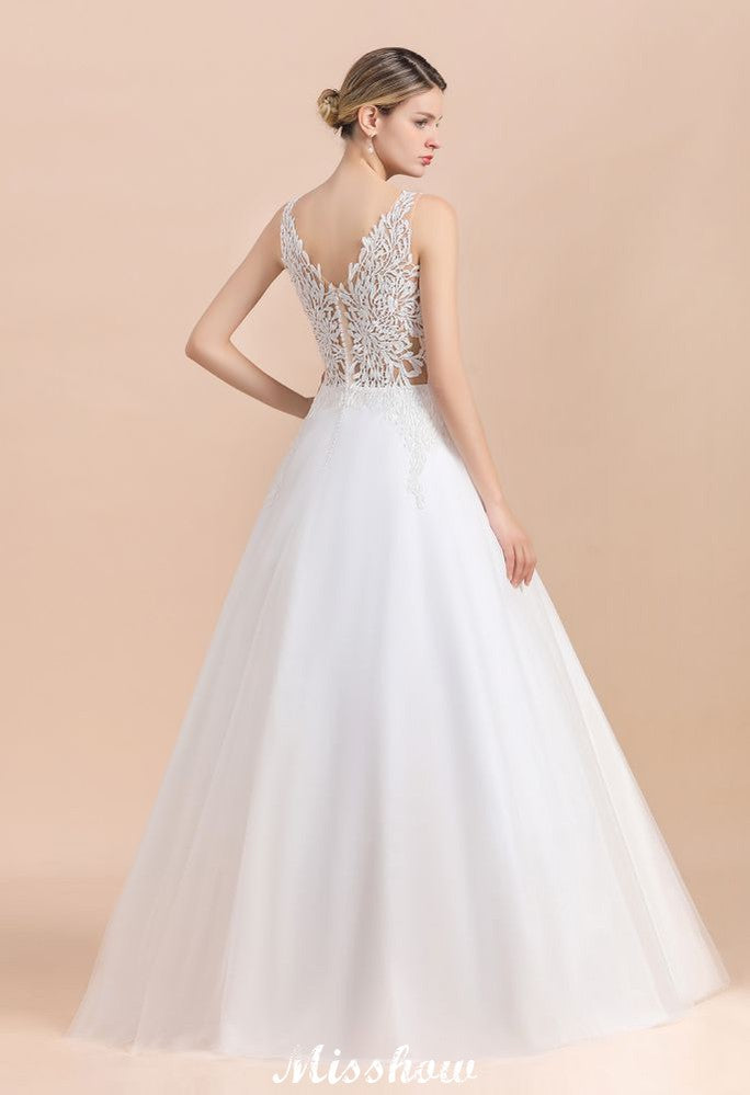 Robe de mariée princesse longue en dentelle transparente à col en V et coupe trapèze