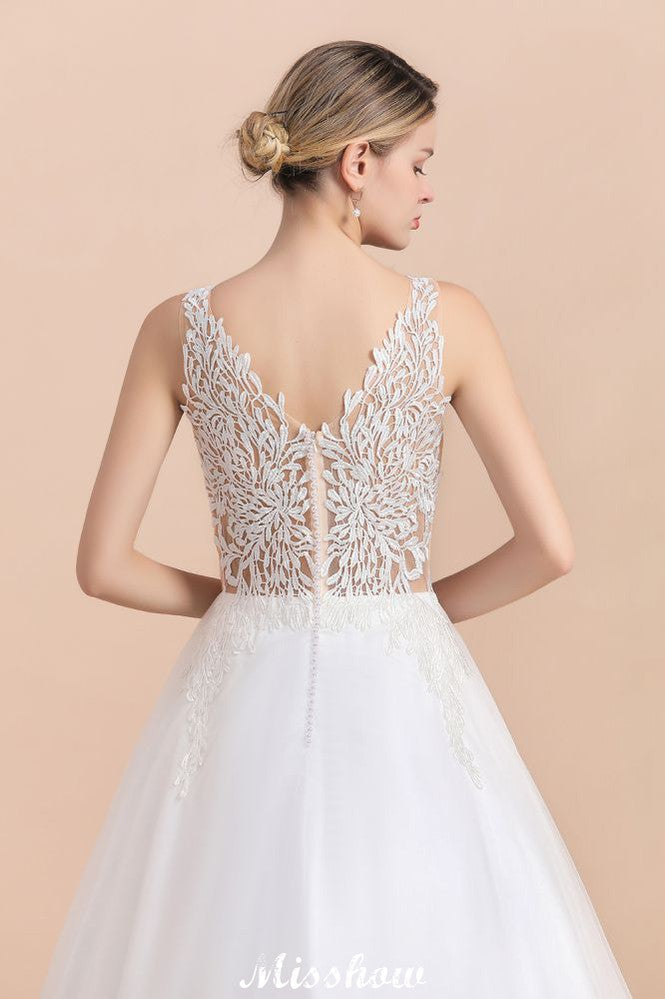 Robe de mariée princesse longue en dentelle transparente à col en V et coupe trapèze