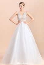 Robe de mariée princesse longue en dentelle transparente à col en V et coupe trapèze