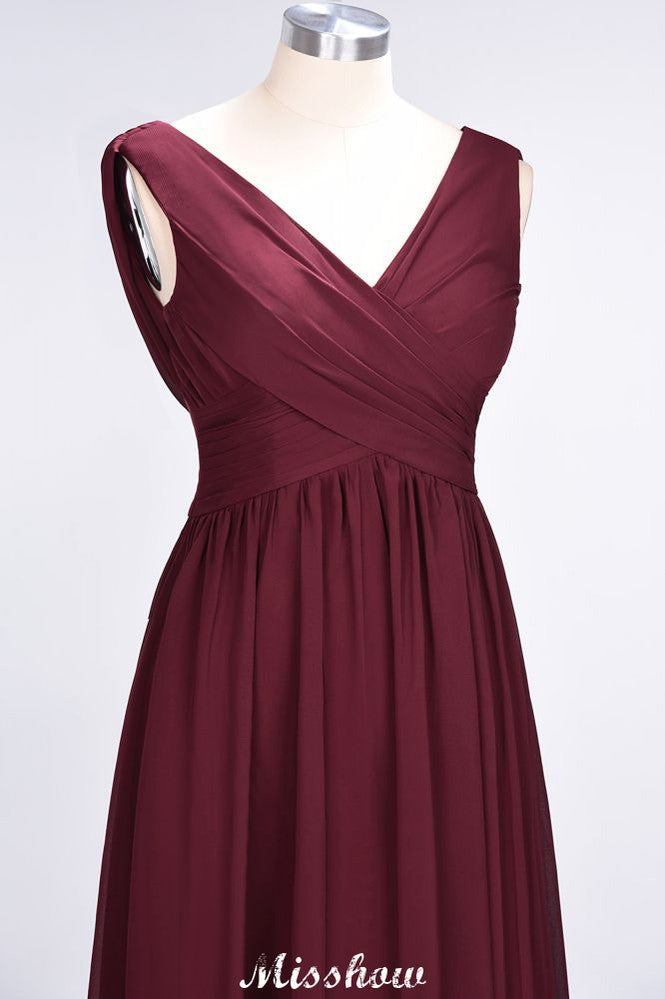 Robe de demoiselle d'honneur longue sans manches à col en V, coupe trapèze, volants, en mousseline de soie.