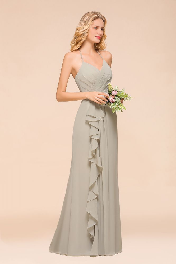 Vestido de dama de honor largo hasta el suelo con escote en V y tirantes finos.