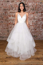 Vestido de novia blanco satinado hasta el suelo, con tirantes y escote en V, sin volantes WD425