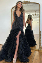 Vevina | Robe de bal longue sirène noire à sequins et volants, col en V