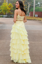 Victorie | Robe de bal trapèze en mousseline superposée, bretelles spaghetti et appliques, fente