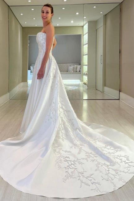 Robe de mariée longue blanche vintage en satin, coupe trapèze, sans manches, ornée d'appliqués