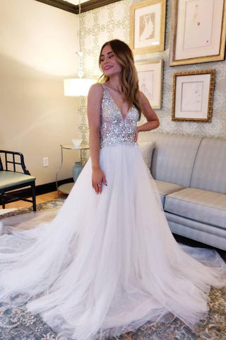 Vestido de novia vintage de corte A, escote en V, tul y espalda descubierta