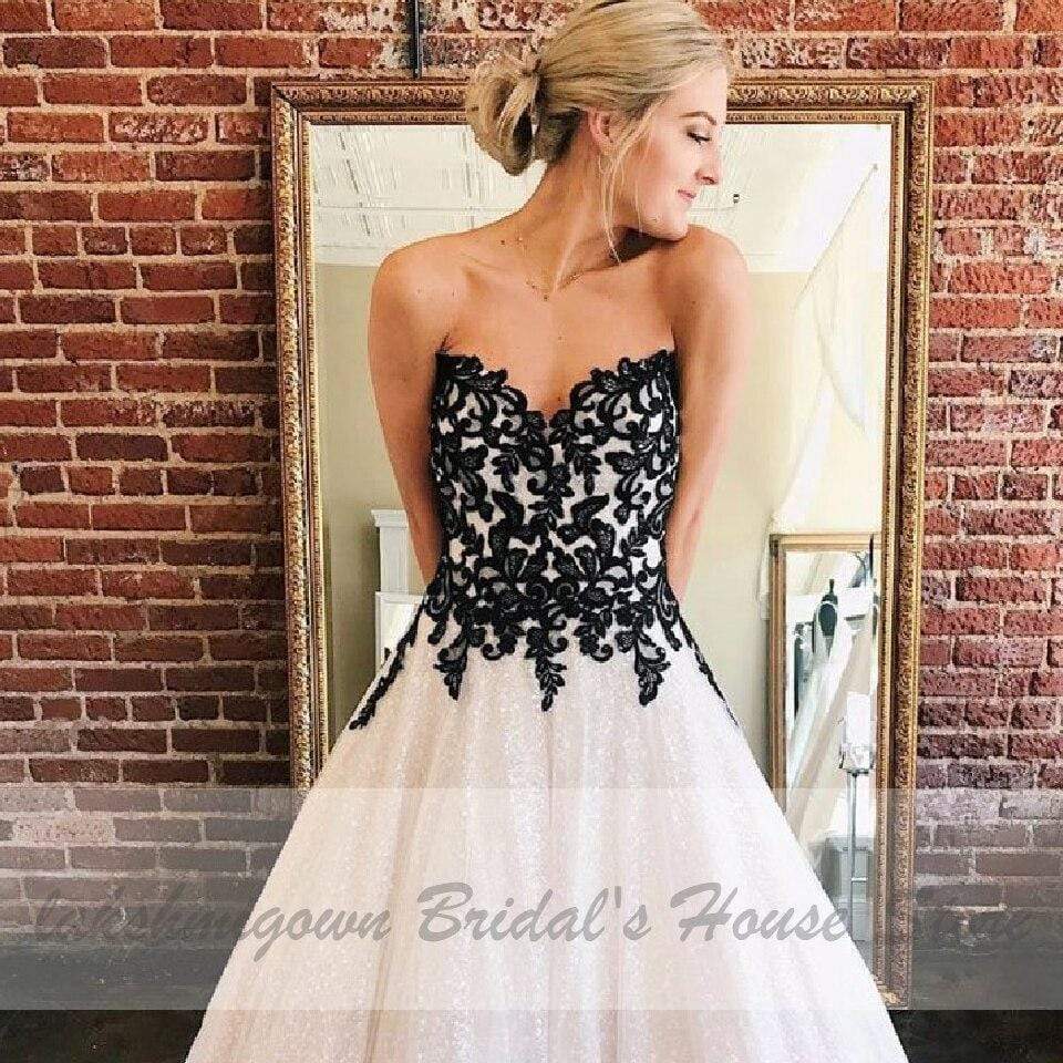 Baoleely Vintage Black and White Wedding Dress Plus Size Glitter Tulle
