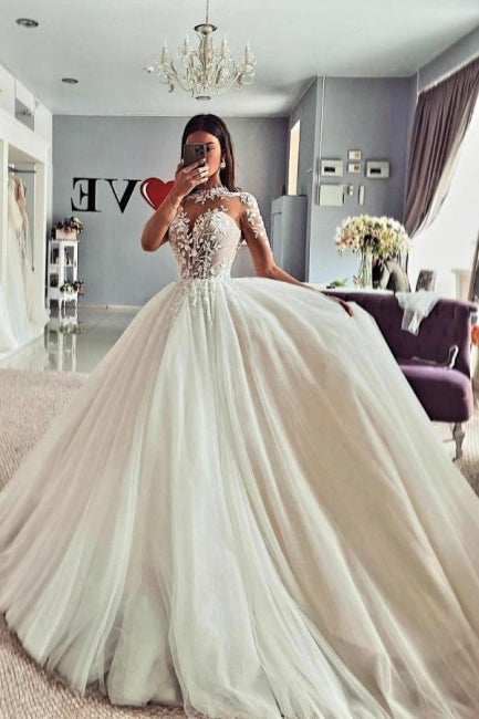 Robes de mariée vintage en tulle et dentelle à manches longues et coupe trapèze, ornées de bijoux