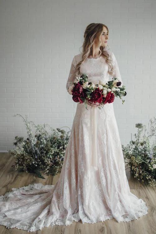 Robe de mariée vintage longue en dentelle à manches