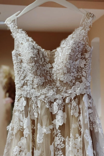 Vestidos de novia vintage largos de encaje corte A con cola