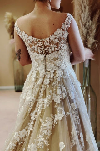 Vestidos de novia vintage largos de encaje corte A con cola