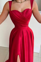 Robe de bal longue rouge vintage en satin plissé sans manches avec fente