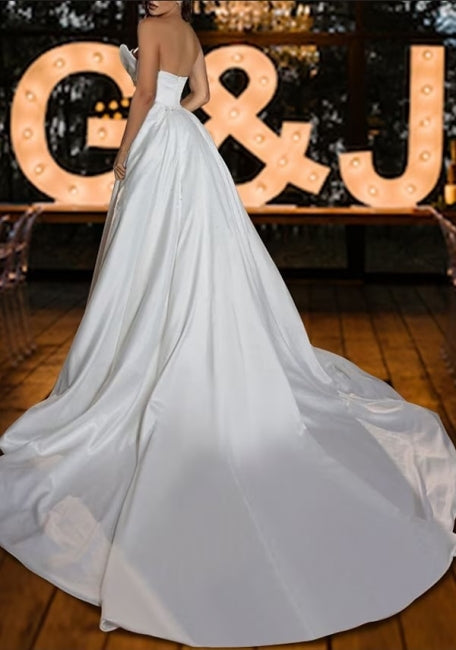 Robes de mariée vintage sirène sans bretelles en satin à sequins et sans manches