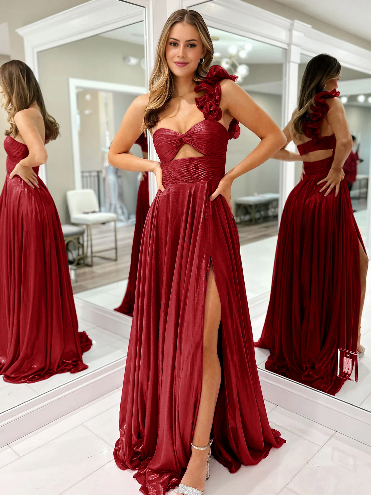 Vestido de fiesta fucsia corte A, asimétrico, con un solo hombro, escote tipo ojo de cerradura, plisado y metálico.