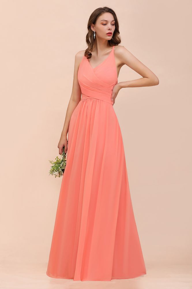 Robe longue de demoiselle d'honneur colorée à motif pastèque, col en V, longueur au sol.