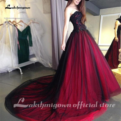 Robe de mariée Baoleely noire et rouge à lacets et perles en cœur