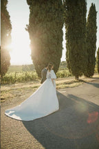 Vestido de novia romántico con bordado barco y manga corta WD483