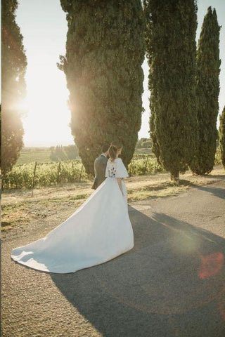 Vestido de novia romántico con bordado barco y manga corta WD483