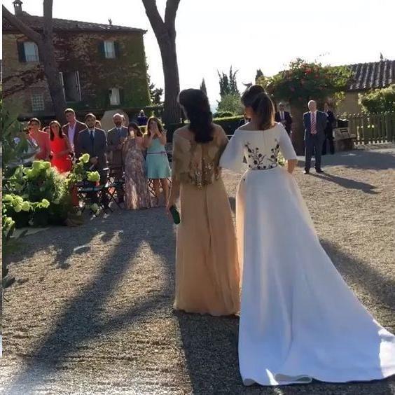 Vestido de novia romántico con bordado barco y manga corta WD483